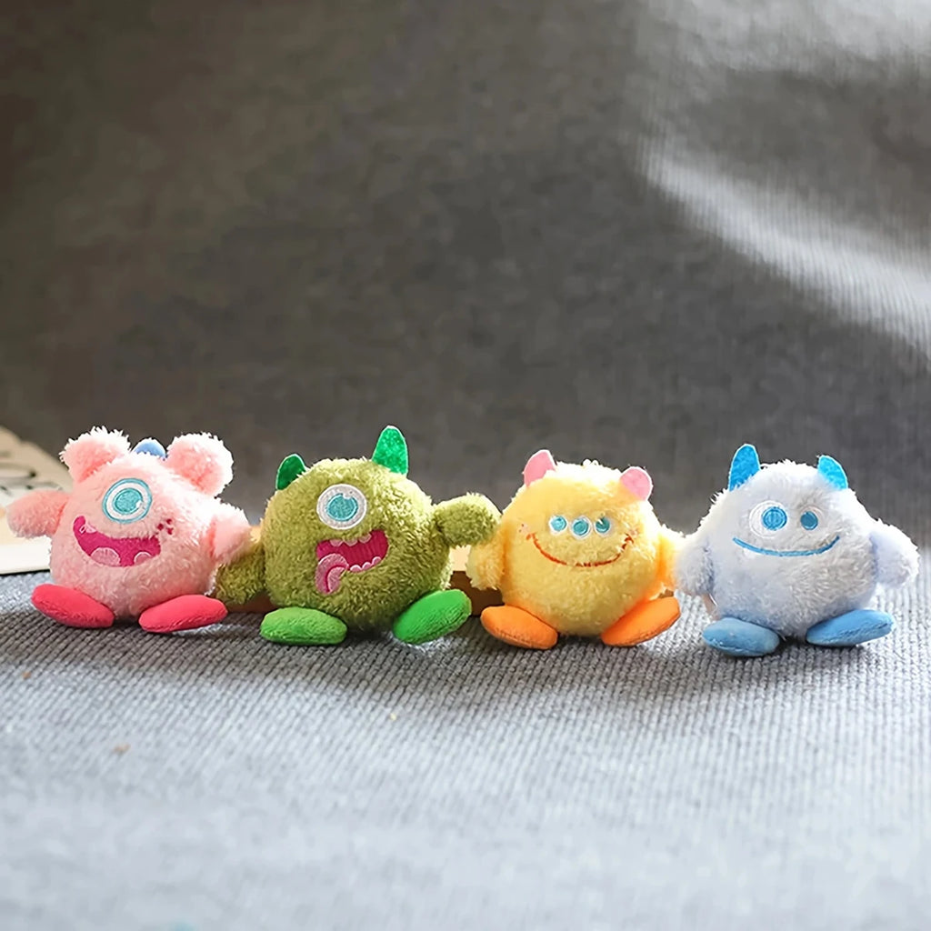 Cute Big-Eyed Monster Pet Plush Toy in Random Colors, a Fun Plush Toy for Cats and Dogs for Daily Interaction and Entertainment, Suitable for Dogs