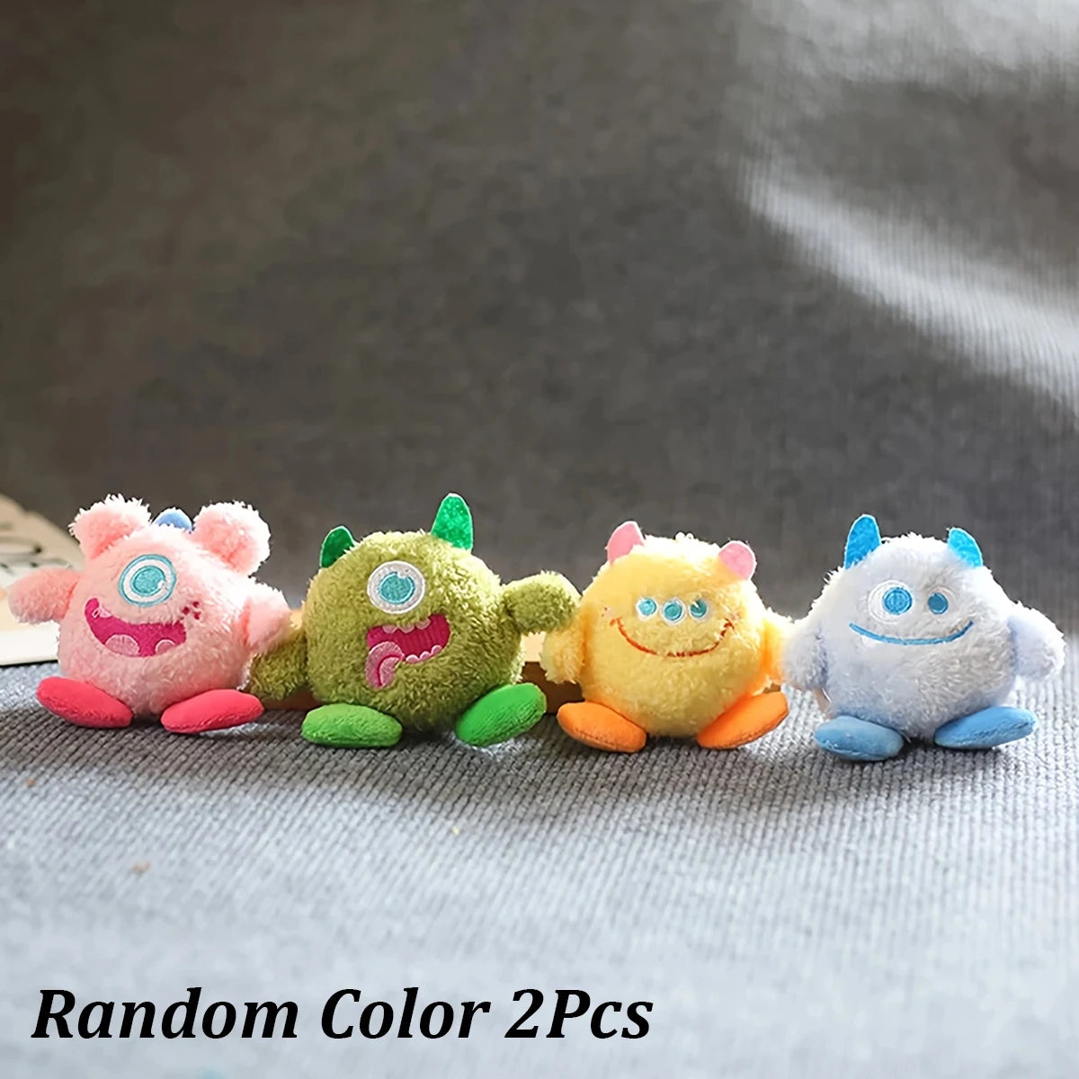 Cute Big-Eyed Monster Pet Plush Toy in Random Colors, a Fun Plush Toy for Cats and Dogs for Daily Interaction and Entertainment, Suitable for Dogs